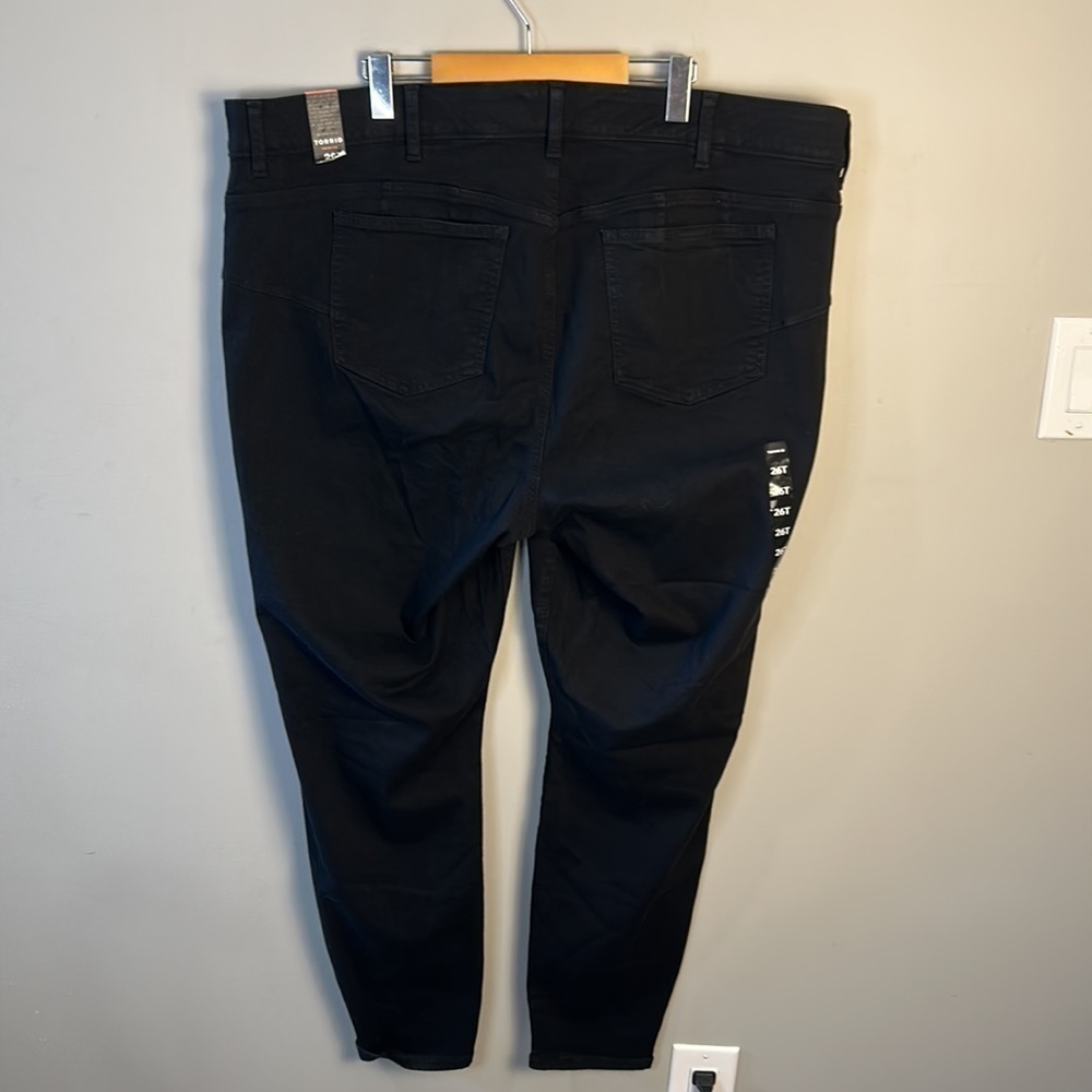 Torrid NWT Bombshell Skinny Lycra First at Fit Black Distressed Women's 26T - Picture 3 of 15